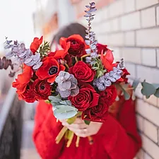 Red-naomi-rose-rouge-bouquet-saint-valentin-livraison-paris-france-offir-amour-refets-fleu